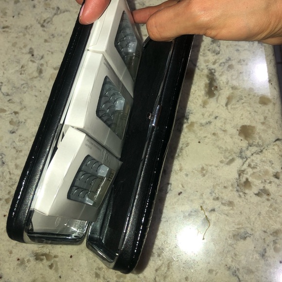 SOLD 3 PACK Individual lash Kit - Picture 3 of 8